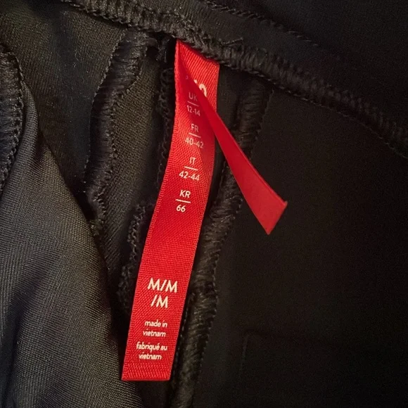 SPANX  Flare Pant . Excellent New Condition 
Black Sz M - Picture 3 of 4